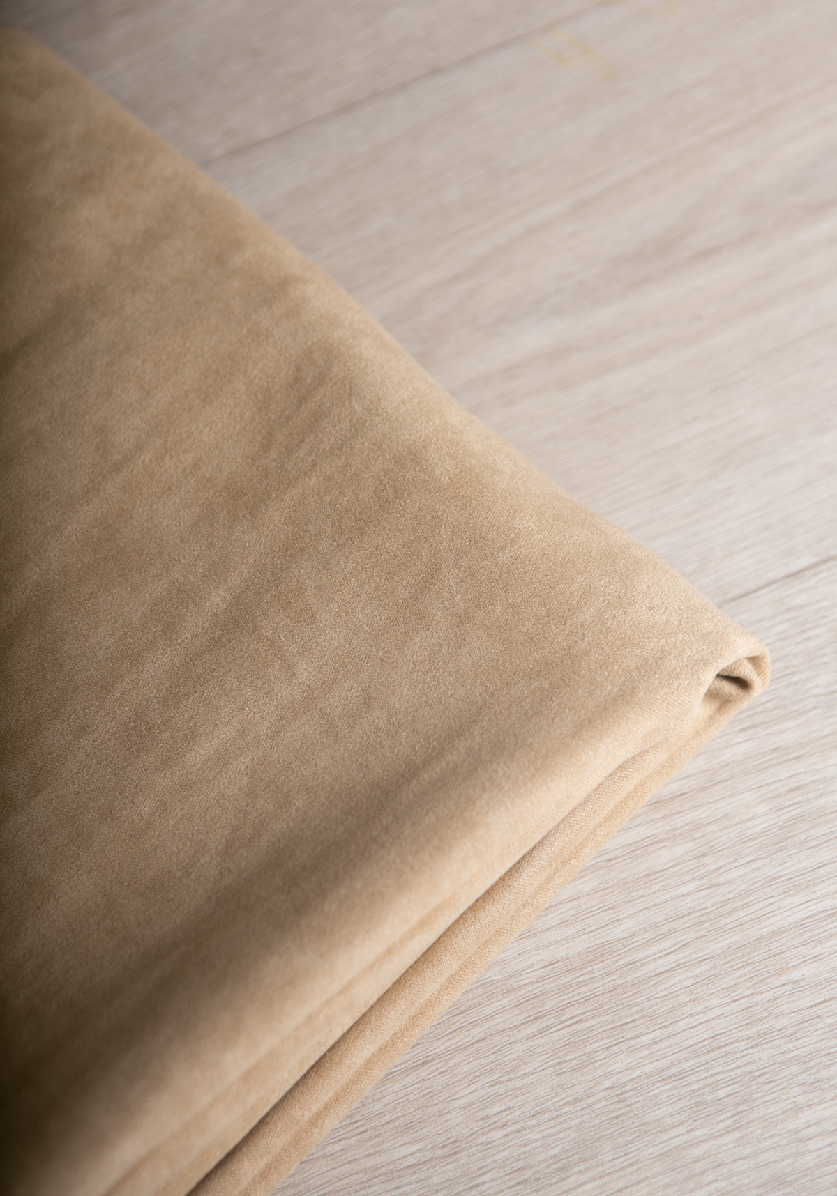 Suédine beige, marron ou vert mousse au mètre - Tissu aspect daim