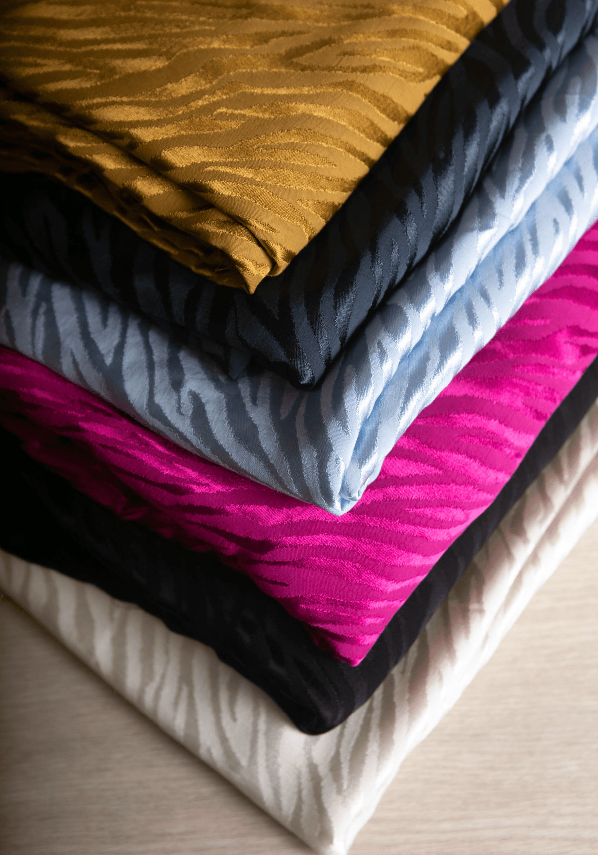 Tissu jacquard de viscose Tiger - Plusieurs coloris - Maison Fauve