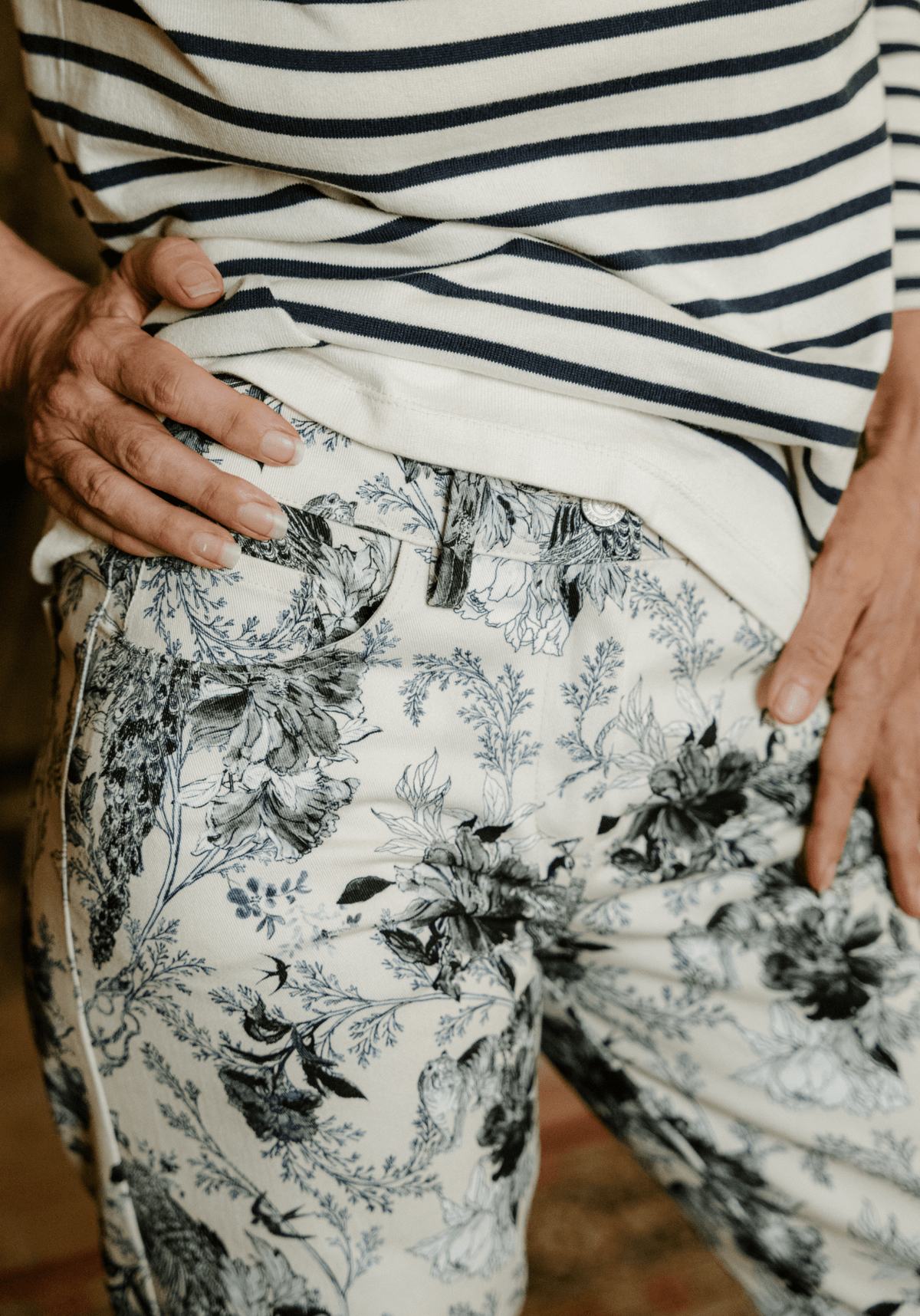 Tissu gabardine de coton imprimée Manifesto - Plusieurs coloris - Maison Fauve